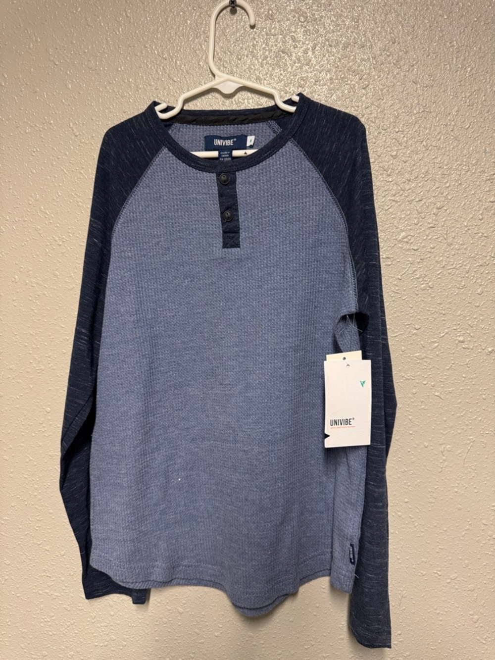 Univibe Two-Tone Blue Raglan Henley Long-Sleeve Shirt